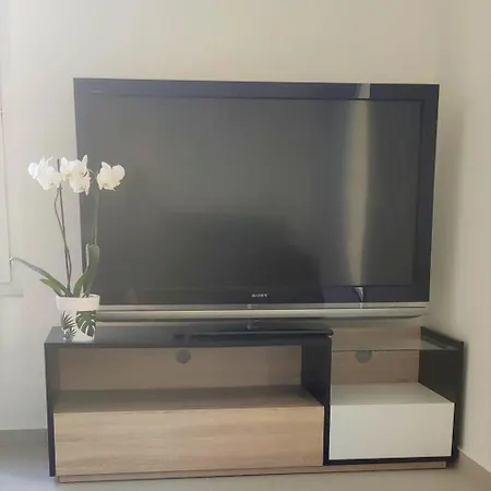 Appartamento 2p Bas De Avec Jacuzzi Privatif Proche De