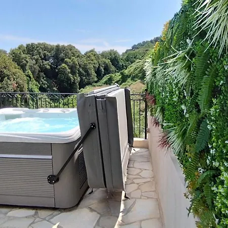 Apartamento 2p Bas De Avec Jacuzzi Privatif Proche De *