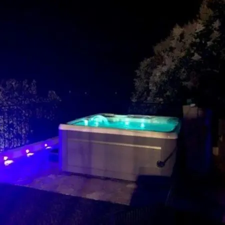 2p Bas De Avec Jacuzzi Privatif Proche De * Saint-Laurent-du-Var