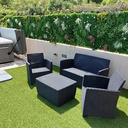 2p Bas De Avec Jacuzzi Privatif Proche De דירה