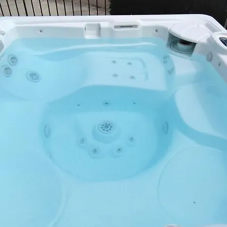 2p Bas De Avec Jacuzzi Privatif Proche De * סאן-לורן-דו-ואר