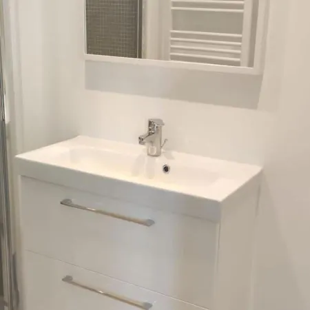 Apartamento 2p Bas De Avec Jacuzzi Privatif Proche De