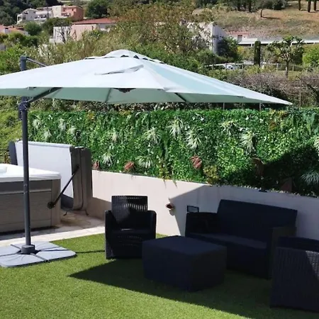 2p Bas De Avec Jacuzzi Privatif Proche De